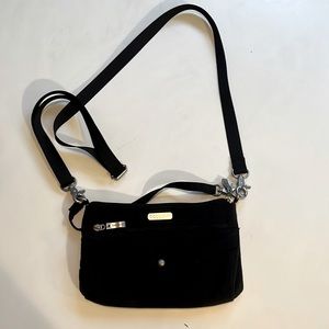 Black baggallini purse